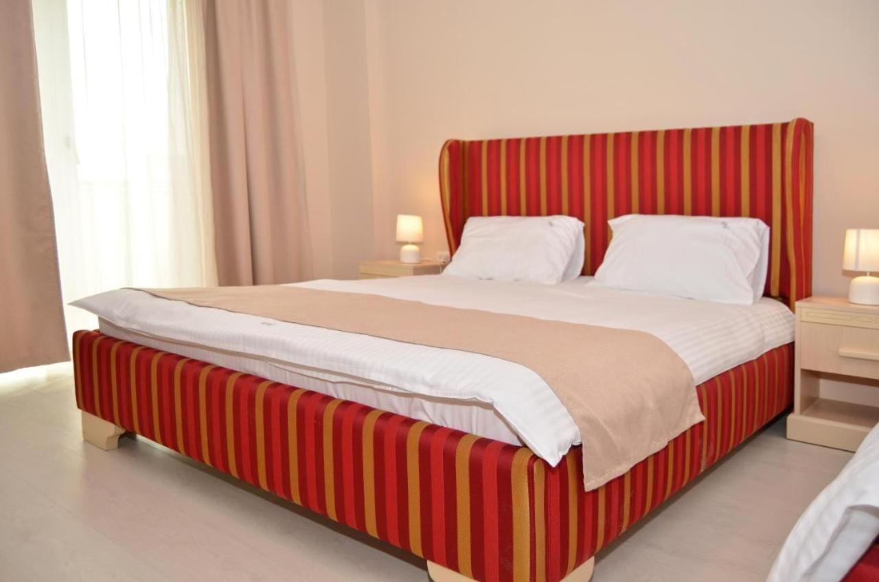 Hotel Mamaia Nord Неводарі Екстер'єр фото